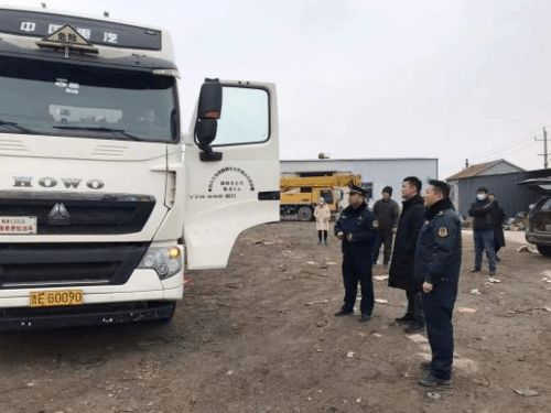 區(qū)危化學品道路運輸安全管理服務中心 節(jié)日堅守崗位，全力守護平安運輸